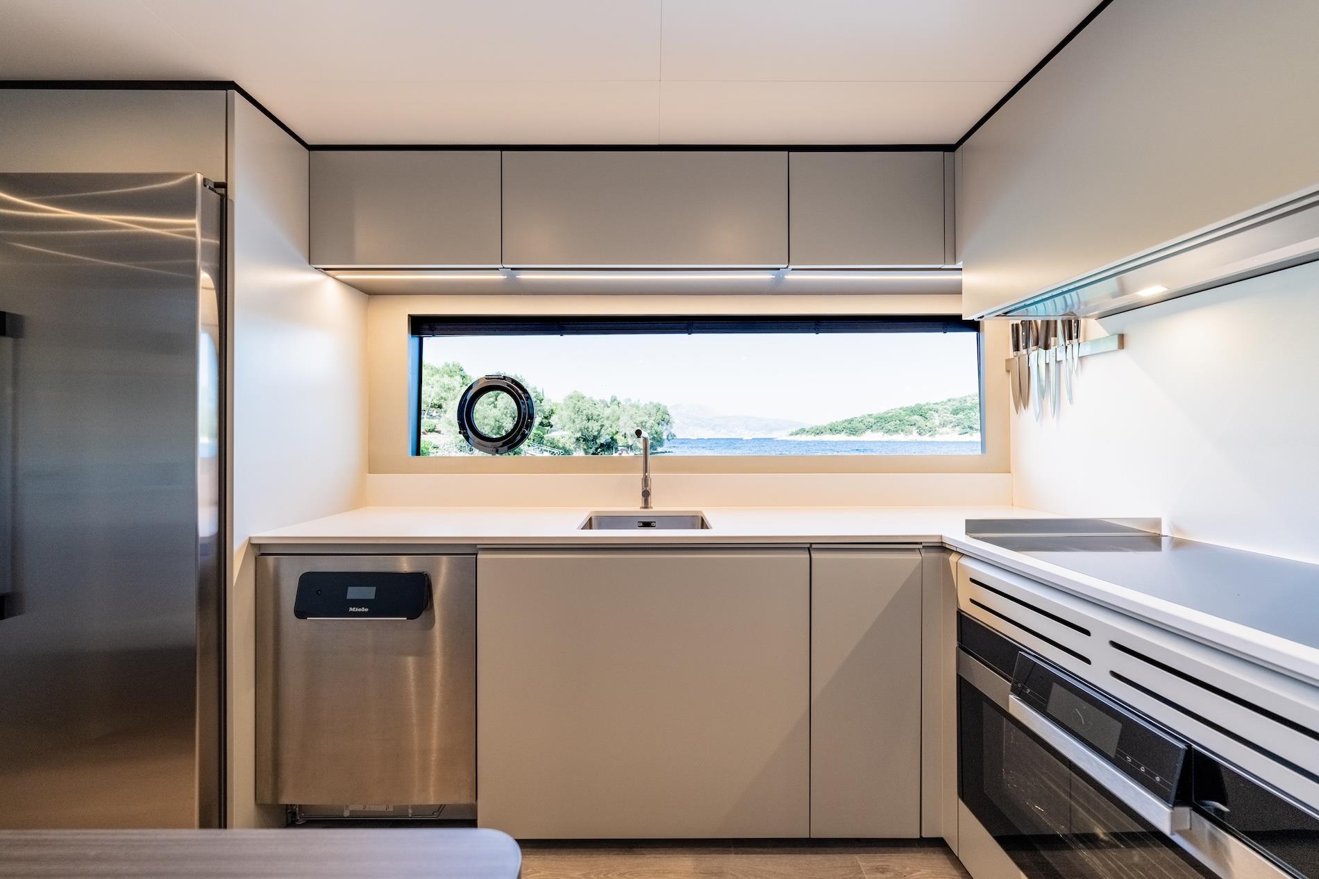 2024 CUSTOM LINE NAVETTA 30 